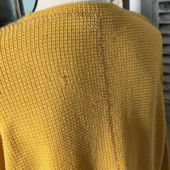 Cute Yellow Knit Sweeter by Stargazer - Picture 3 of 8